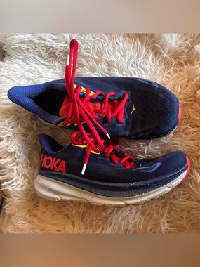 Hoka Clifton 9 Running Shoes with Red Laces